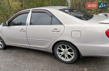 Седан Toyota Camry 2004 в Киеве