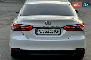 Седан Toyota Camry 2023 в Києві