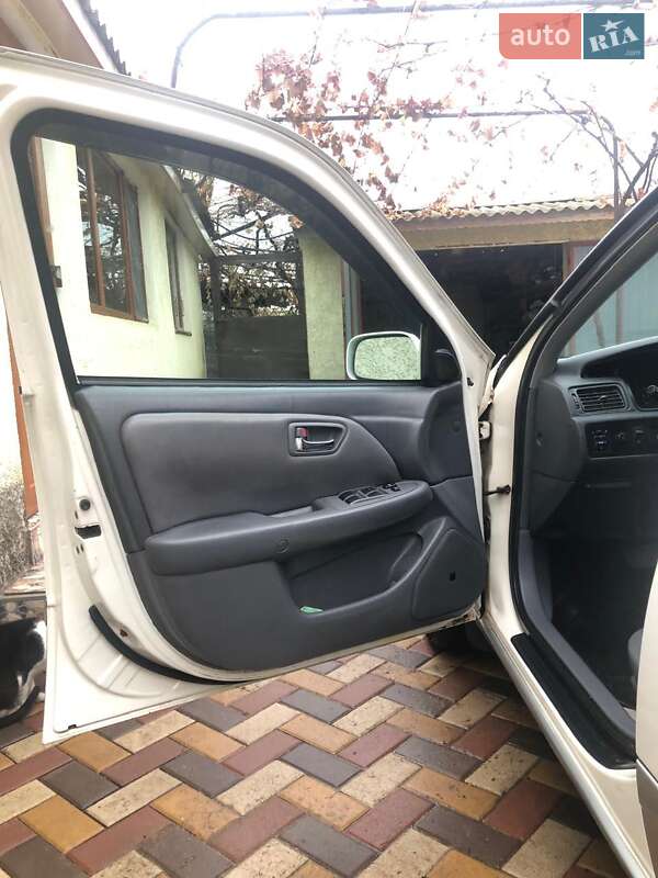 Седан Toyota Camry 2000 в Одессе
