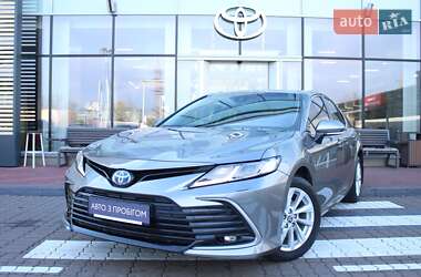 Седан Toyota Camry 2021 в Киеве