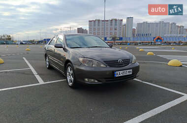 Седан Toyota Camry 2004 в Києві