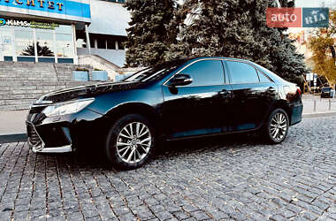 Седан Toyota Camry 2017 в Днепре