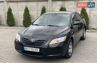 Седан Toyota Camry 2008 в Сарнах