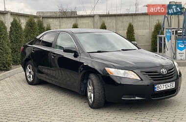 Седан Toyota Camry 2008 в Сарнах