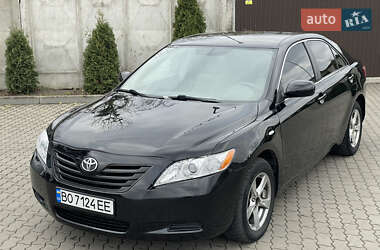 Седан Toyota Camry 2008 в Сарнах