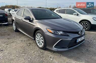 Седан Toyota Camry 2020 в Львове