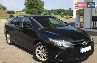 Седан Toyota Camry 2016 в Киеве