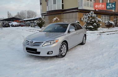 Седан Toyota Camry 2011 в Киеве