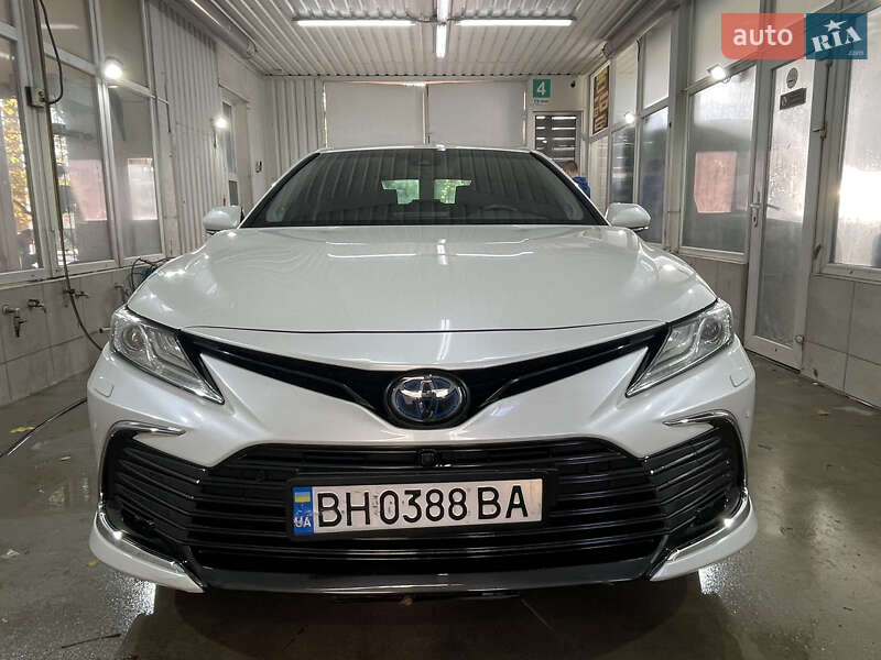 Toyota Camry 2021