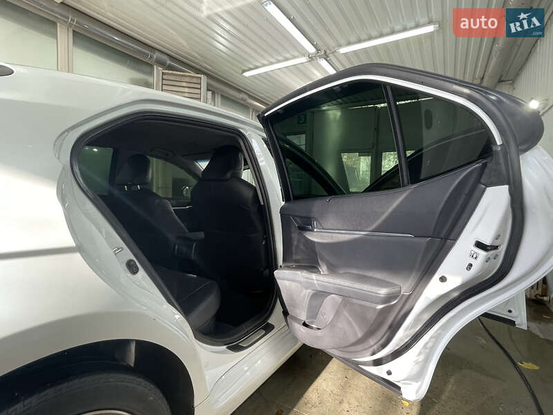 Седан Toyota Camry 2021 в Одесі