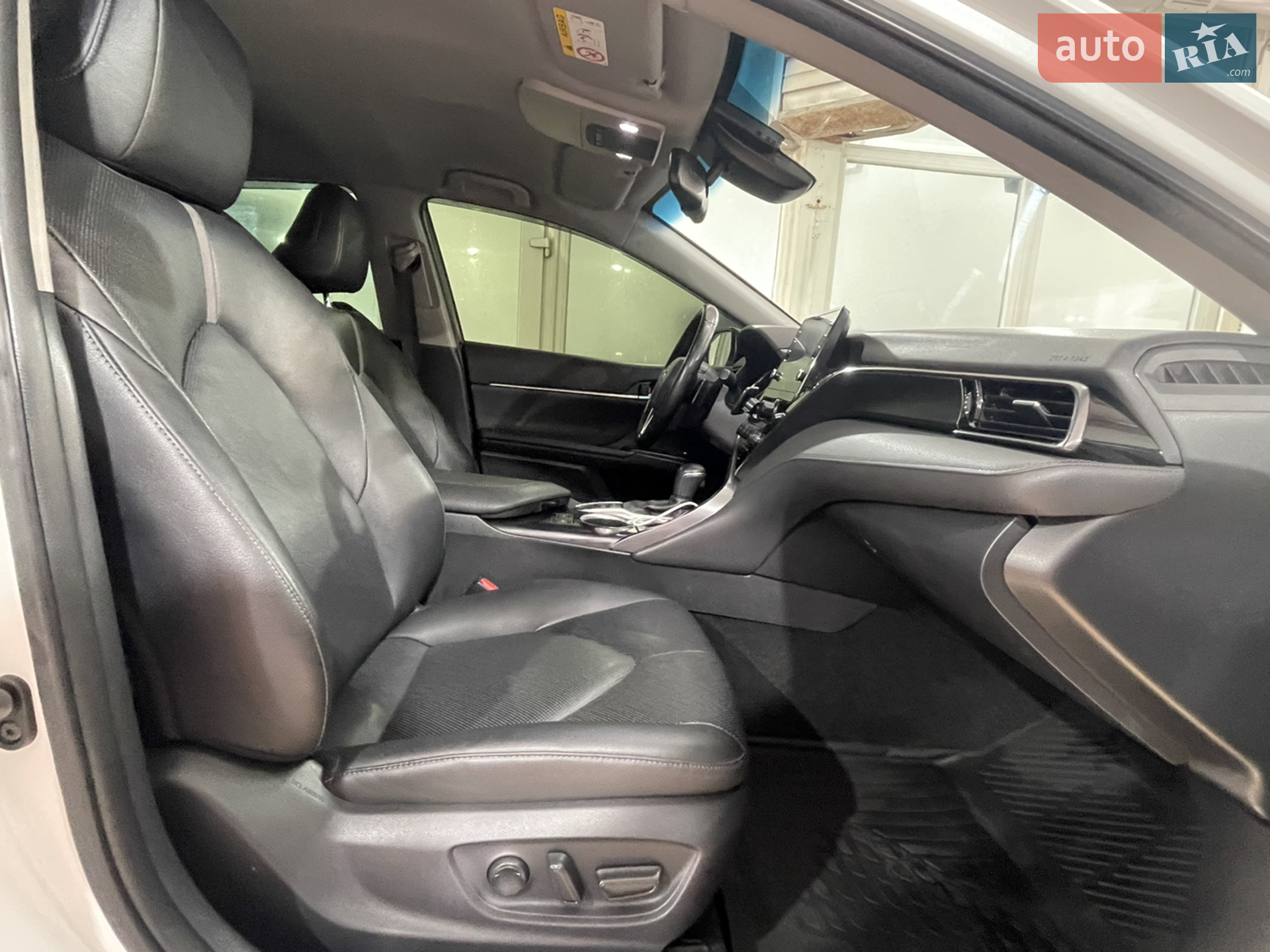2021 Toyota Camry - мініатюра 28