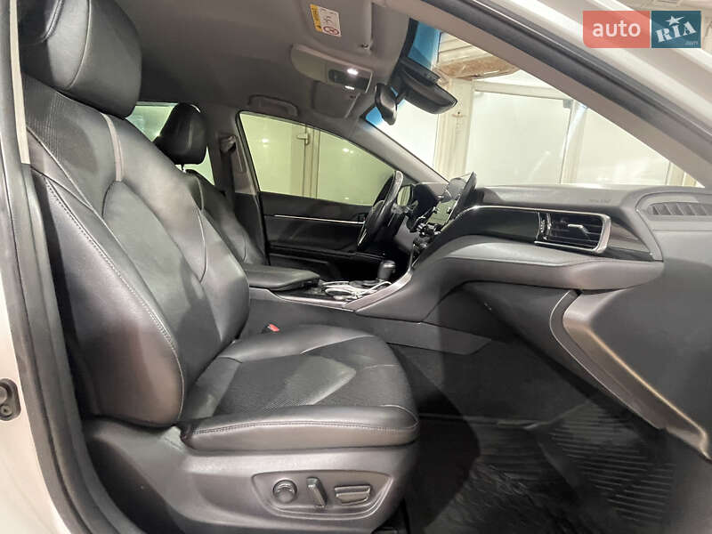 Седан Toyota Camry 2021 в Одесі