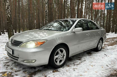 Седан Toyota Camry 2004 в Киеве