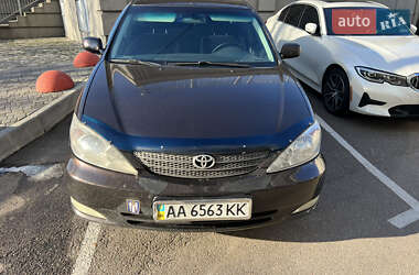 Седан Toyota Camry 2003 в Киеве