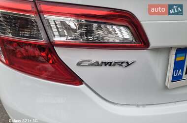 Седан Toyota Camry 2013 в Киеве