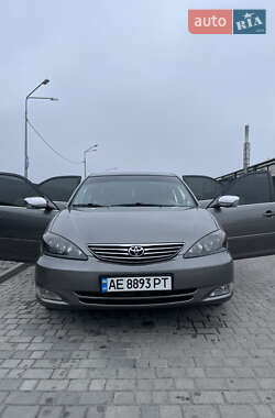 Седан Toyota Camry 2003 в Днепре