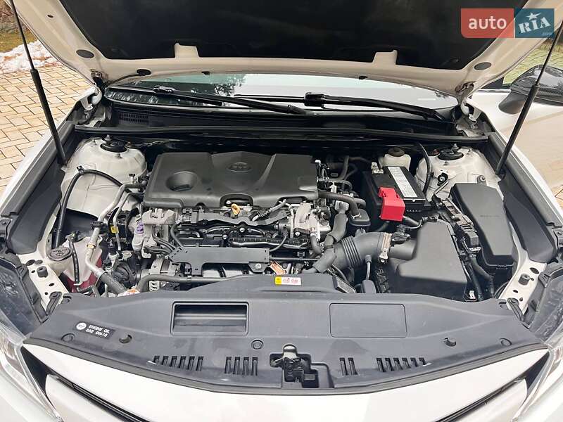 Седан Toyota Camry 2018 в Козине