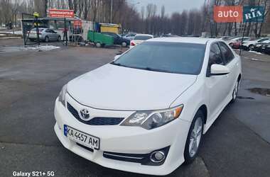 Седан Toyota Camry 2013 в Киеве