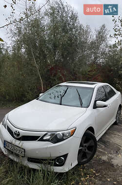 Седан Toyota Camry 2013 в Киеве