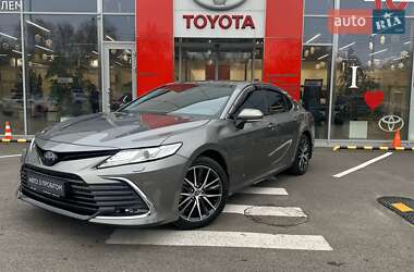 Седан Toyota Camry 2023 в Харкові