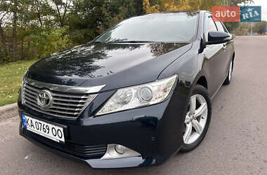 Седан Toyota Camry 2012 в Киеве