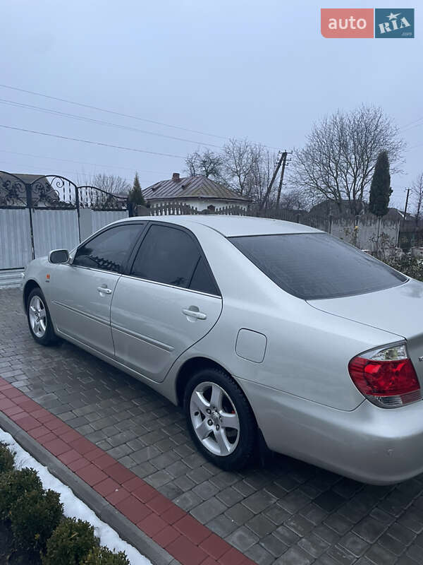 Седан Toyota Camry 2005 в Хмельницькому