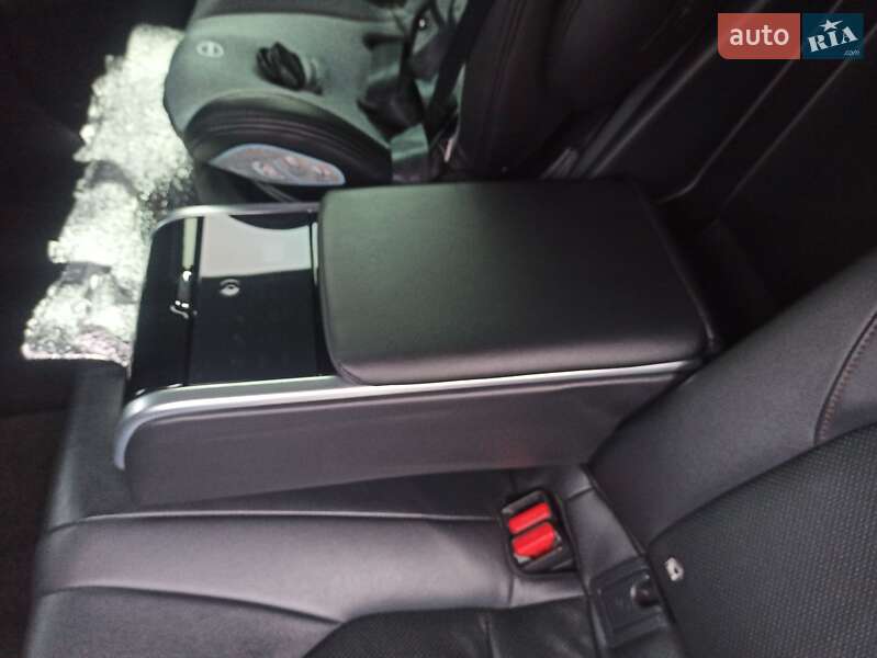Седан Toyota Camry 2018 в Дніпрі