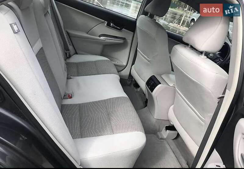 Седан Toyota Camry 2014 в Києві