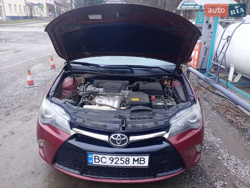Седан Toyota Camry 2015 в Львове