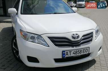 Седан Toyota Camry 2010 в Івано-Франківську