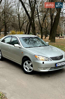 Седан Toyota Camry 2005 в Житомирі