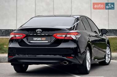 Седан Toyota Camry 2023 в Киеве