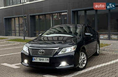 Седан Toyota Camry 2012 в Івано-Франківську