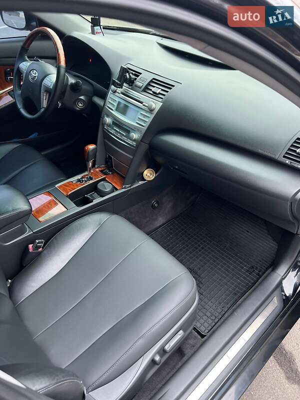 Седан Toyota Camry 2008 в Черкасах