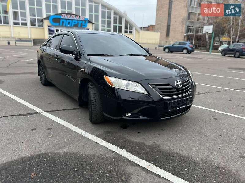Седан Toyota Camry 2008 в Черкасах