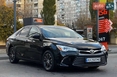 Седан Toyota Camry 2015 в Чернівцях