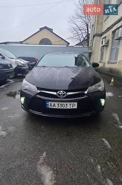 Седан Toyota Camry 2015 в Киеве