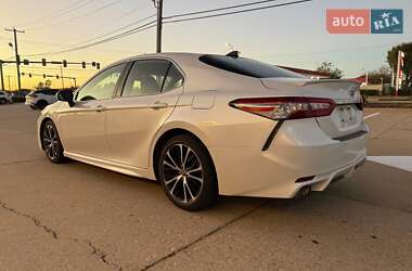 Седан Toyota Camry 2019 в Івано-Франківську