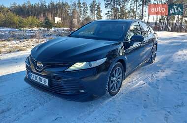 Седан Toyota Camry 2018 в Киеве