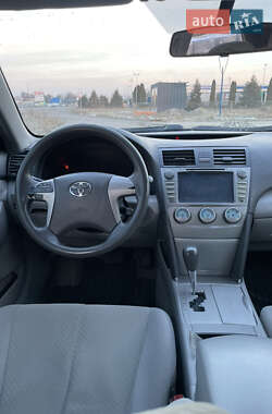 Седан Toyota Camry 2008 в Сарнах