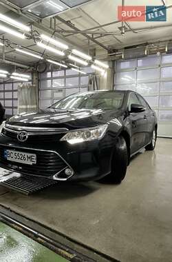 Седан Toyota Camry 2016 в Львові