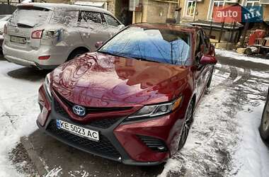 Седан Toyota Camry 2018 в Киеве