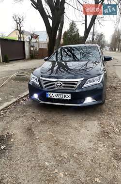 Седан Toyota Camry 2014 в Киеве