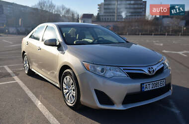 Седан Toyota Camry 2013 в Івано-Франківську