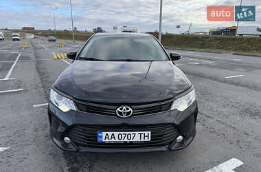 Седан Toyota Camry 2015 в Львове