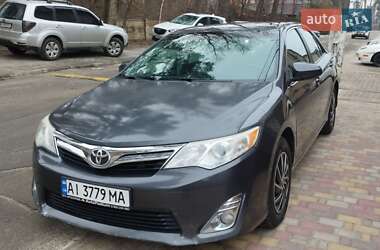 Седан Toyota Camry 2013 в Ірпені