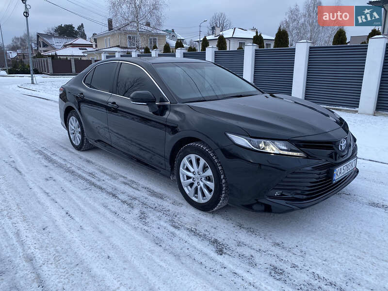 Седан Toyota Camry 2020 в Києві