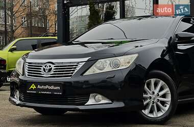 Седан Toyota Camry 2011 в Києві