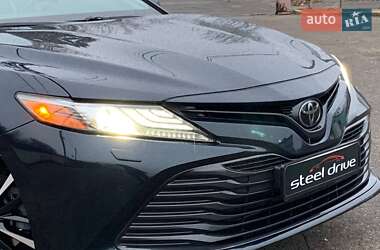 Седан Toyota Camry 2018 в Николаеве