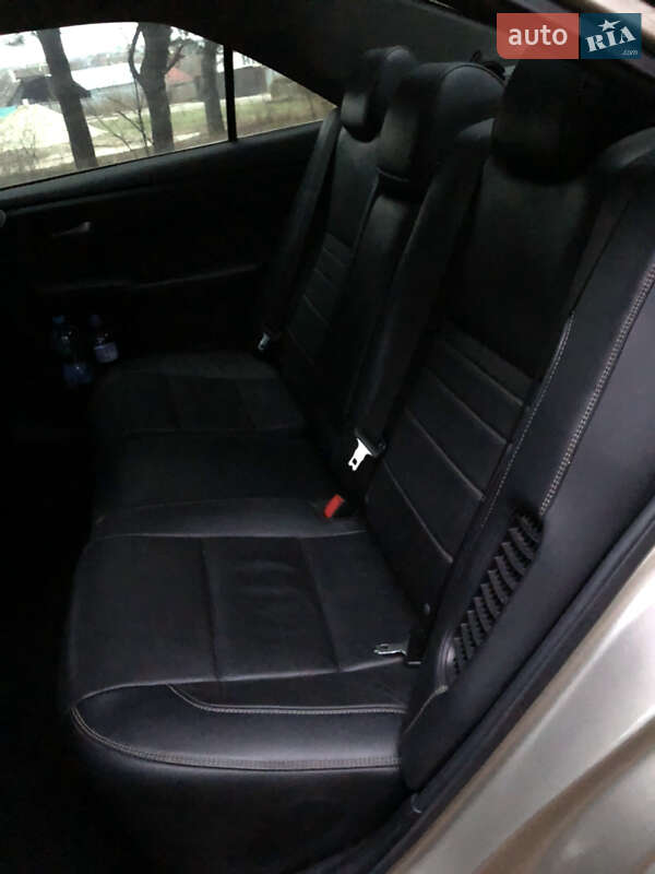 Седан Toyota Camry 2015 в Києві